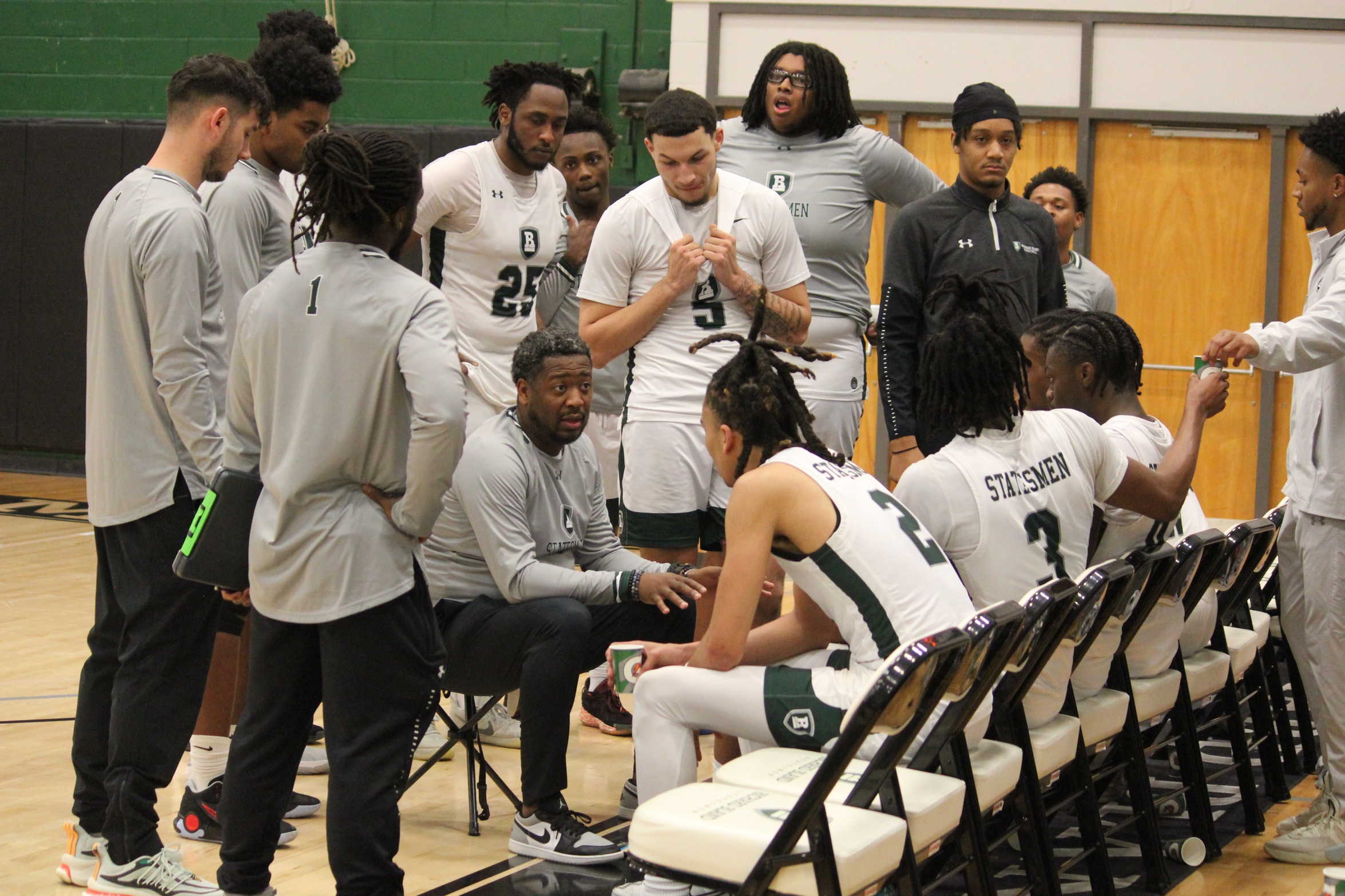 Men’s Basketball Grabs Two Conference Wins Over Weekend