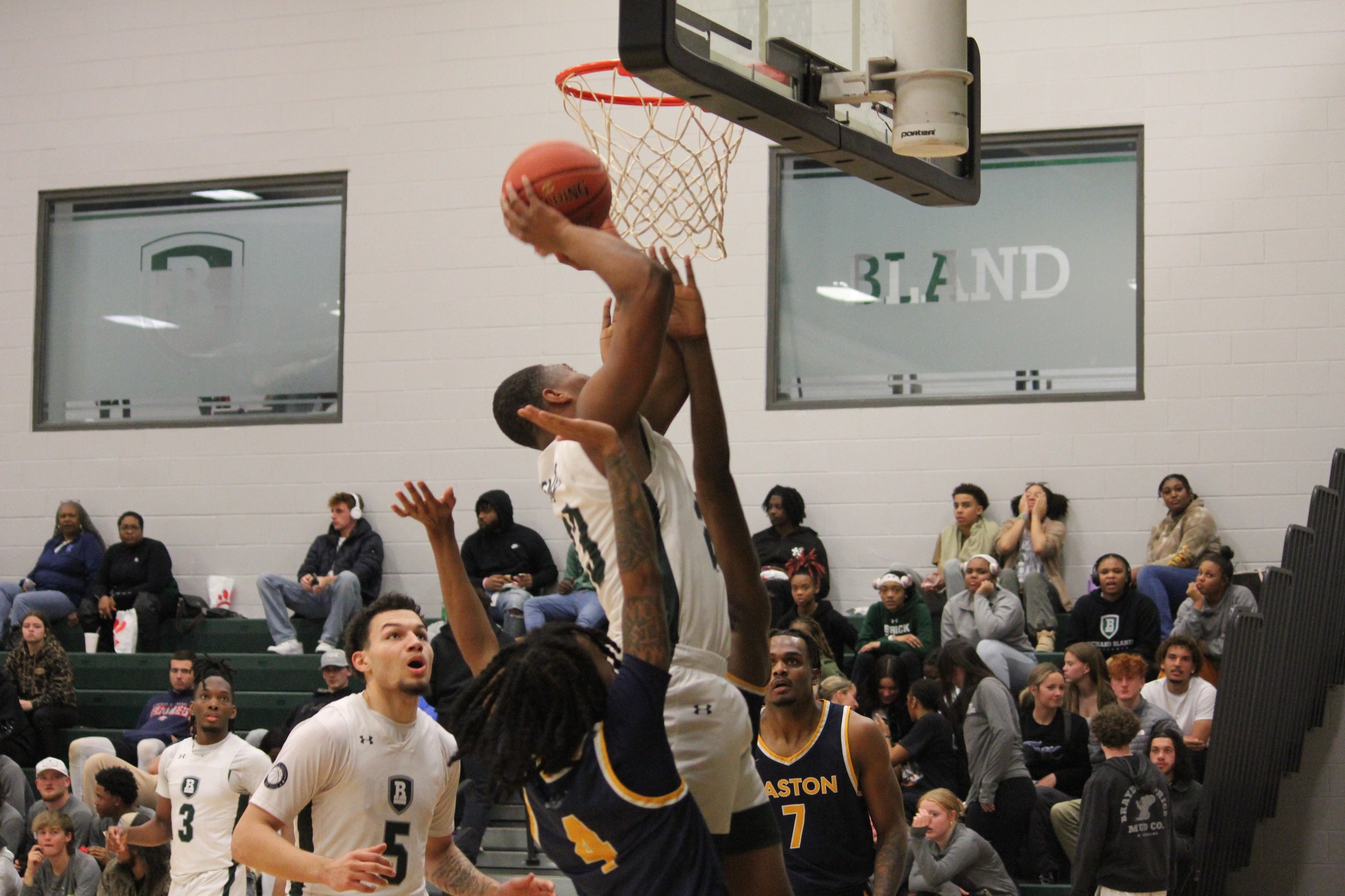 Turnovers Prove Costly in Men’s Basketball Weekend Action