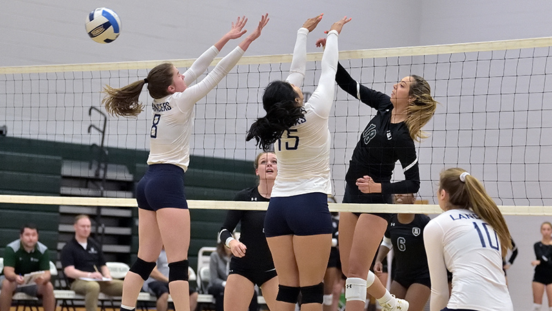 Statesmen Women's Volleyball Fights Hard in NY